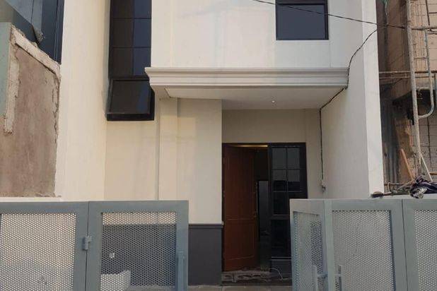 Rumah Baru gresss Minimalis 2 lantai, Siap Huni di MEDOKAN SAWAH