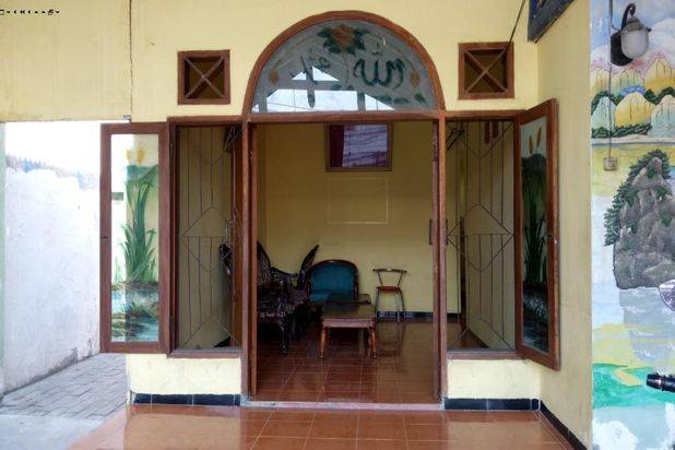 Rumah Mojoklanggru Lor, Hadap : Selatan