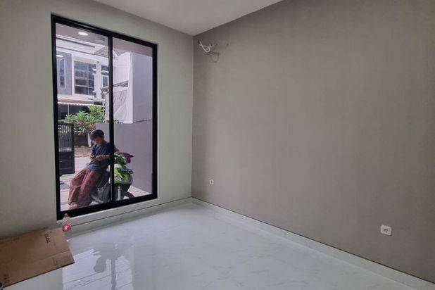 Rumah Baru Gres Babatan Pantai Row 2.5 Mobil