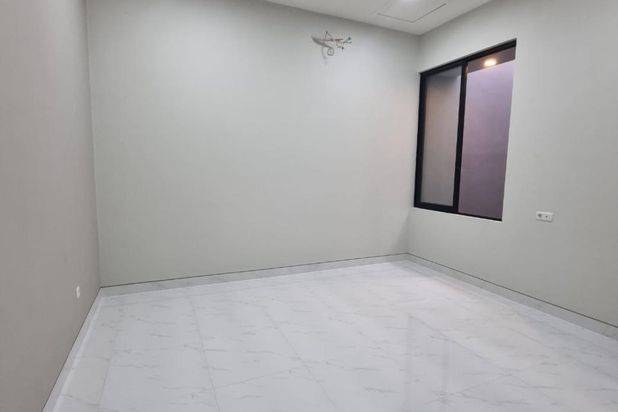 Rumah Baru Gres Babatan Pantai Row 2.5 Mobil