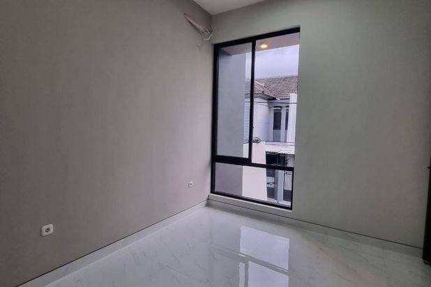 Rumah Baru Gres Babatan Pantai Row 2.5 Mobil