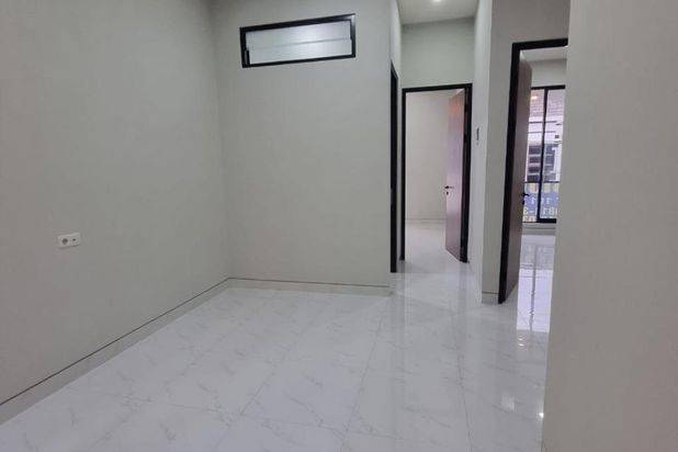 Rumah Baru Gres Babatan Pantai Row 2.5 Mobil