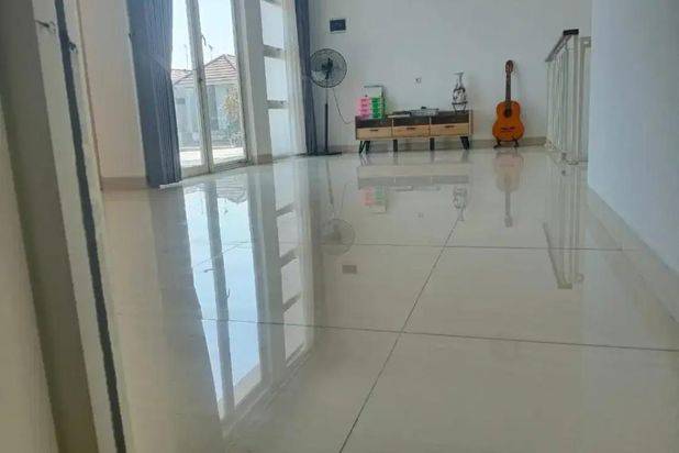 Rumah Greenville Babatan Pantai, Strategis, Siap Huni