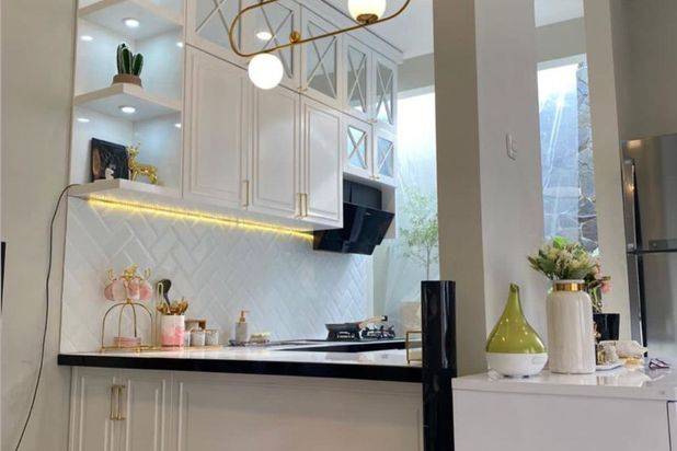 Rumah cantik minimalis 2 lantai siap huni Gentan Purbayan Baki Sukoharjo(EL)