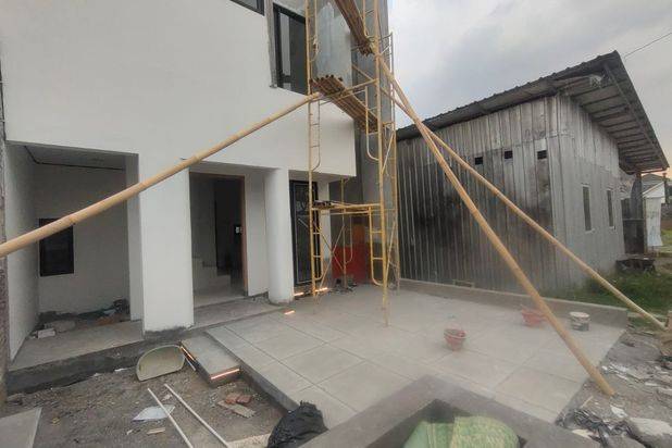 34 Unit Rumah Cluster Mewah Pesan Bangun Di Gumpang Kartasura(AT)