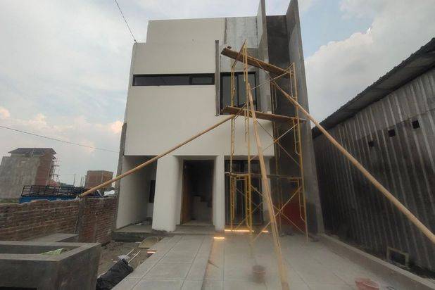 34 Unit Rumah Cluster Mewah Pesan Bangun Di Gumpang Kartasura(AT)