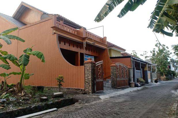 Rumah Bagus 2 Lantai di Sragen(SG)