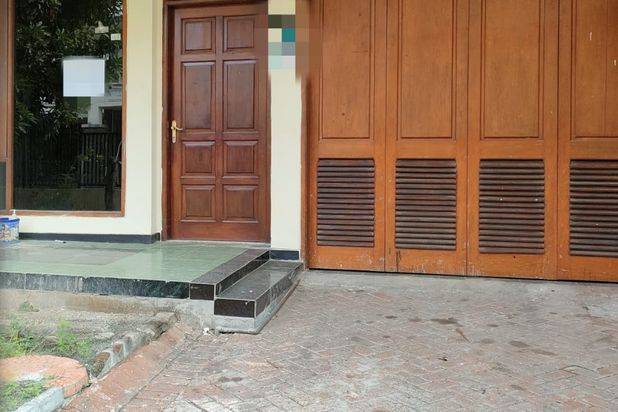 Turun Harga !!! Rumah Dharmahusada Regency Hadap Selatan One Gate Aman