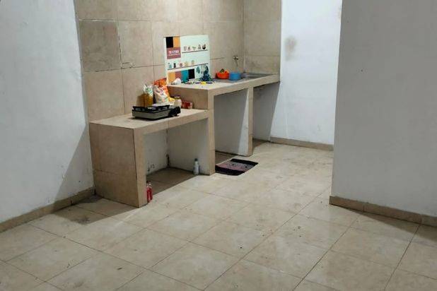Rumah Ploso, 2 Lantai SHM, Ada Balkon Atas