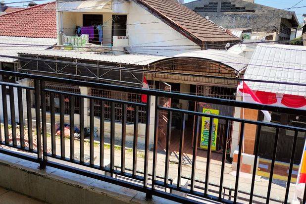 Rumah Ploso, 2 Lantai SHM, Ada Balkon Atas
