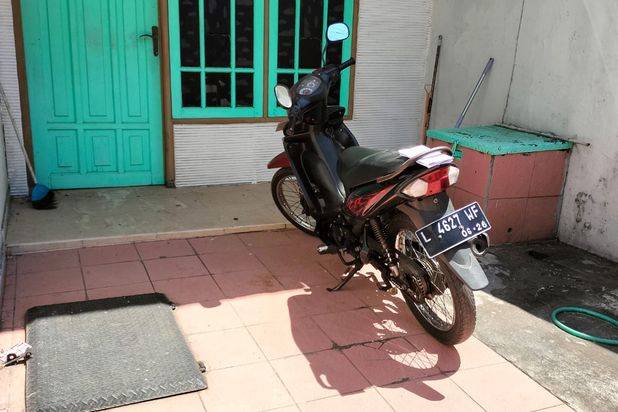 Rumah Ploso, 2 Lantai SHM, Ada Balkon Atas
