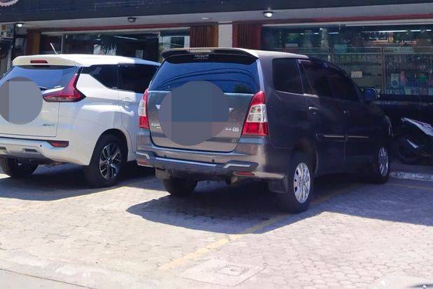 Ruko Jejer Di Nol Jalan Raya Mulyosari (Ruko Masih Beroperasi)