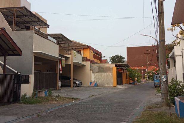 Rumah Usaha Kos Dukuh Kupang< Surabaya.