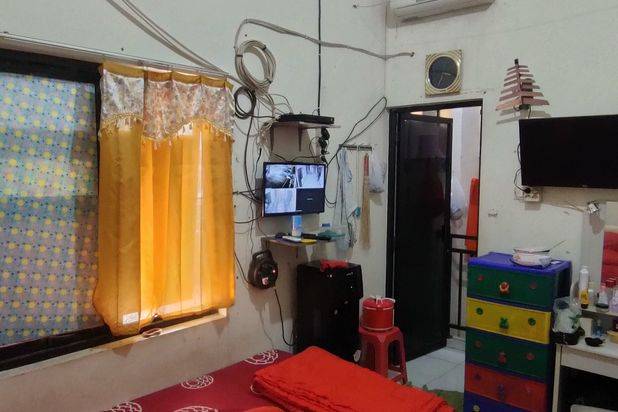 Rumah Usaha Kos Dukuh Kupang< Surabaya.