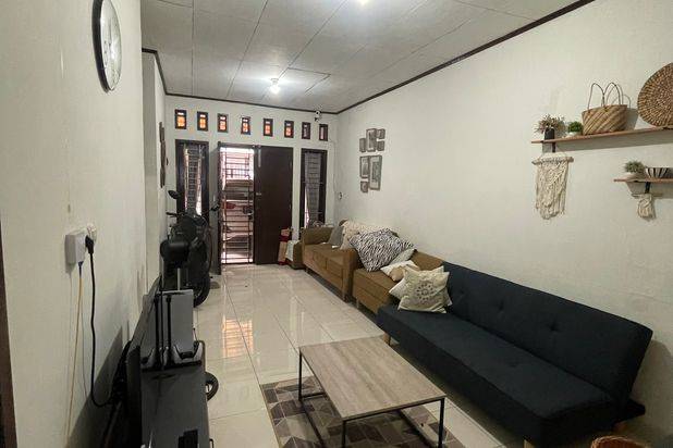Rumah di gerbang Jatiasih, selangkah dari pintu Toll