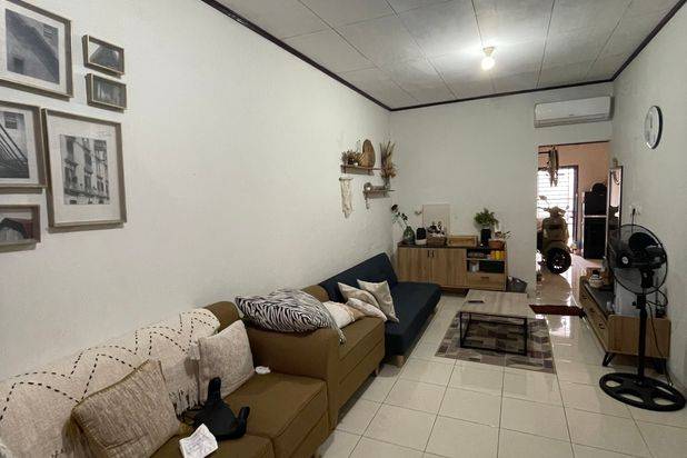 Rumah di gerbang Jatiasih, selangkah dari pintu Toll