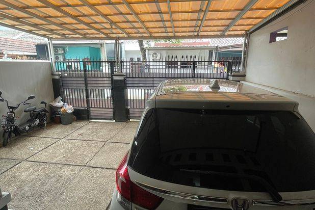 Rumah di gerbang Jatiasih, selangkah dari pintu Toll