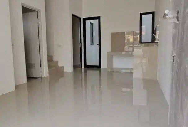 Rumah Regency One Babatan, Strategis, New