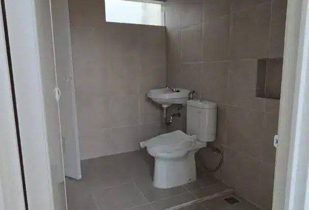 Rumah Regency One Babatan, Strategis, New