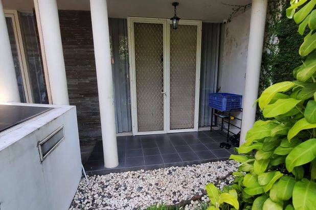 Rumah Woodland Citraland Surabaya + SEMI FURNITURE + Vertical Garden + Garasi Carport masuk 3 Mobil Dekat Taipei School, Pasar Modern , GWalk Citraland