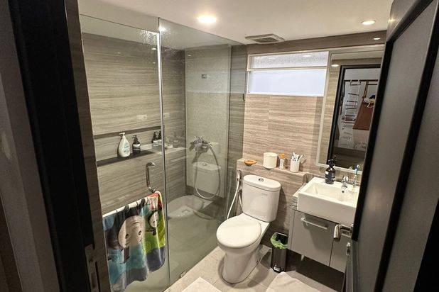 Disewakan Rumah Citraland Eastwood Surabaya FULL FURNISHED Mewah + SMART Home SPESIAL row Jalan 4 Mobil Dekat GWalk, Pasar Modern, Taipei School
