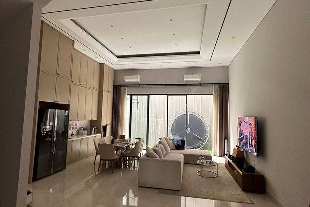 Disewakan Rumah Citraland Eastwood Surabaya FULL FURNISHED Mewah + SMART Home SPESIAL row Jalan 4 Mobil Dekat GWalk, Pasar Modern, Taipei School