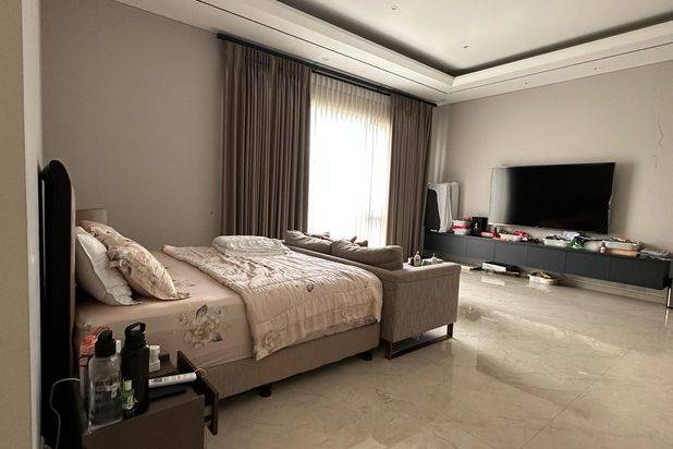 Disewakan Rumah Citraland Eastwood Surabaya FULL FURNISHED Mewah + SMART Home SPESIAL row Jalan 4 Mobil Dekat GWalk, Pasar Modern, Taipei School