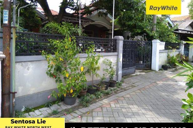 Dijual Rumah Jl. Petemon Sidomulyo - LUAS - MURAH 1 Milyaran - Strategis 5 Menit ke Tunjungan Plaza