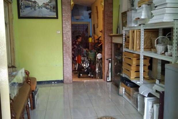 Dijual Rumah Jl. Petemon Sidomulyo - LUAS - MURAH 1 Milyaran - Strategis 5 Menit ke Tunjungan Plaza