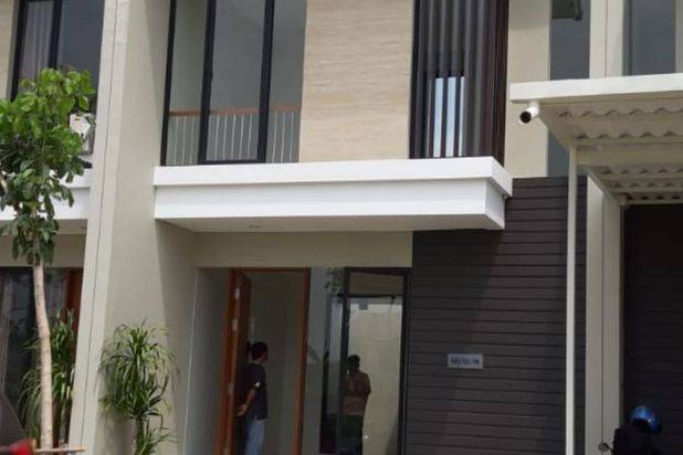 Dijual Rumah North West Lake Citraland Surabaya SPESIAL 2 K.Tidur New Baru Modern 2 Lantai BONUS 1 unit AC Siap Huni Lokasi Bagus