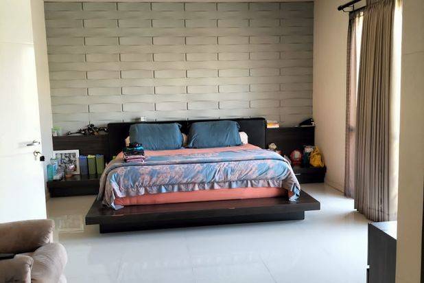 MURAH LUAS Rumah Royal Residence Crown Hill Wiyung Surabaya