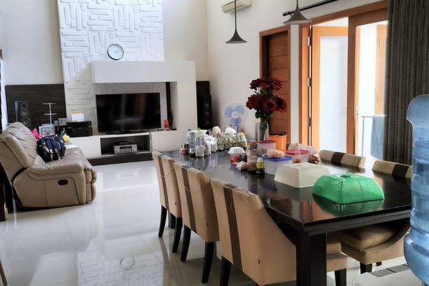 MURAH LUAS Rumah Royal Residence Crown Hill Wiyung Surabaya