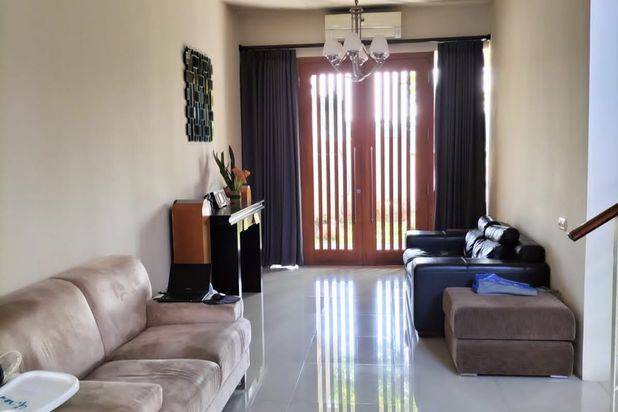 MURAH LUAS Rumah Royal Residence Crown Hill Wiyung Surabaya