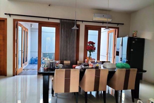 MURAH LUAS Rumah Royal Residence Crown Hill Wiyung Surabaya