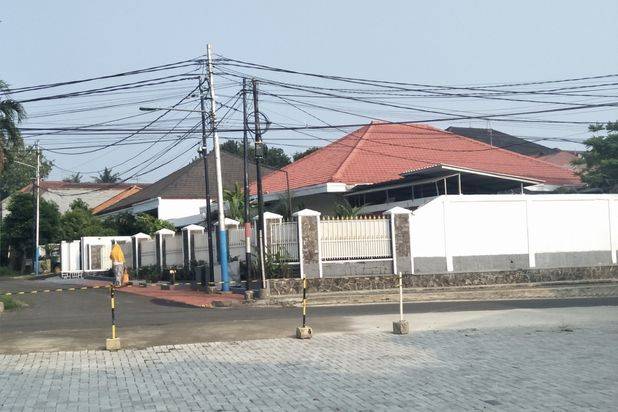 Rumah Luas, Asri Dan Nyaman di Waringin Permai, Jatiwaringin, Jakarta Timur