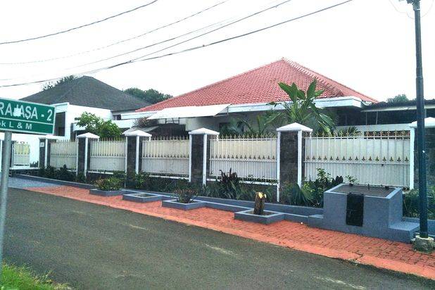 Rumah Luas, Asri Dan Nyaman di Waringin Permai, Jatiwaringin, Jakarta Timur
