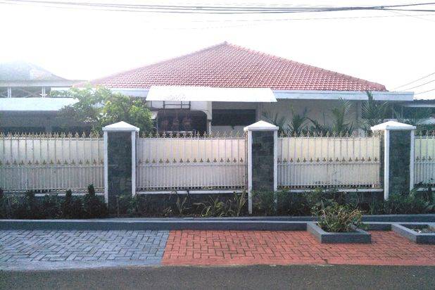 Rumah Luas, Asri Dan Nyaman di Waringin Permai, Jatiwaringin, Jakarta Timur