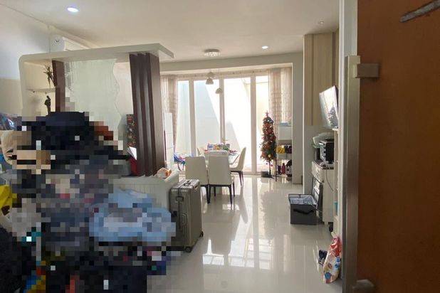 Royal Resident Cluster Blenheim blok C2 no 110 surabaya barat