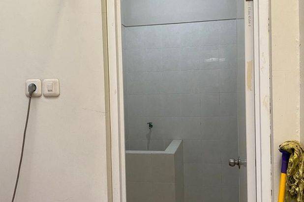 Royal Resident Cluster Blenheim blok C2 no 110 surabaya barat