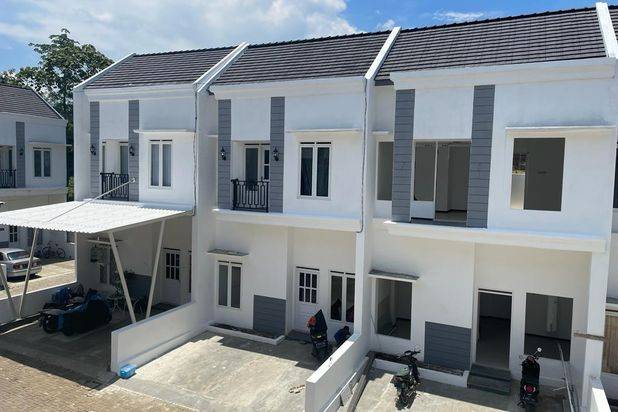 Rumah Mewah Naufal Regency 2 Lantai Dekat Exit Tol Pakis Malang