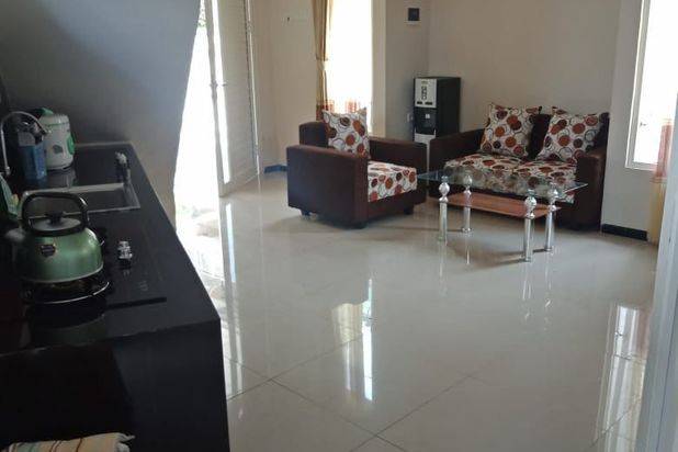Rumah Luas dan Bagus Plus Kolam Renang Lokasi di Pusat Kota Batu