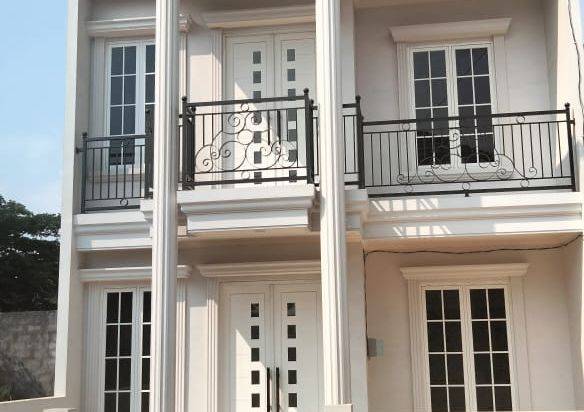 Rumah Bagus dan Luas Design Modern Lokasi di Kepanjen Malang