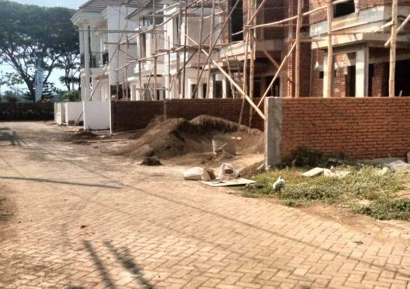 Rumah Bagus dan Luas Design Modern Lokasi di Kepanjen Malang