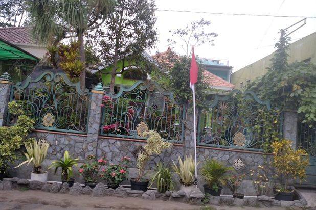 Rumah Luas Rindang Nyaman Untuk Hunian Lokasi di Kota Batu