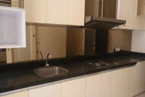 Rumah Malibu Beach, Pakuwon City Minimalis, Strategis, Akses Pembantu Sendiri