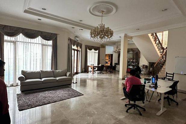 For Rent Rumah Mewah Siap Huni di Daerah Melawai