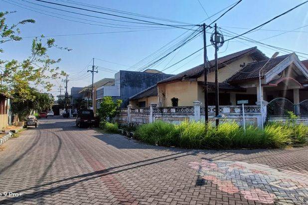 Pondok Candra Hook Hitung Tanah Posisi dekat banget gate utama,selangkah MERR & Pintu Tol