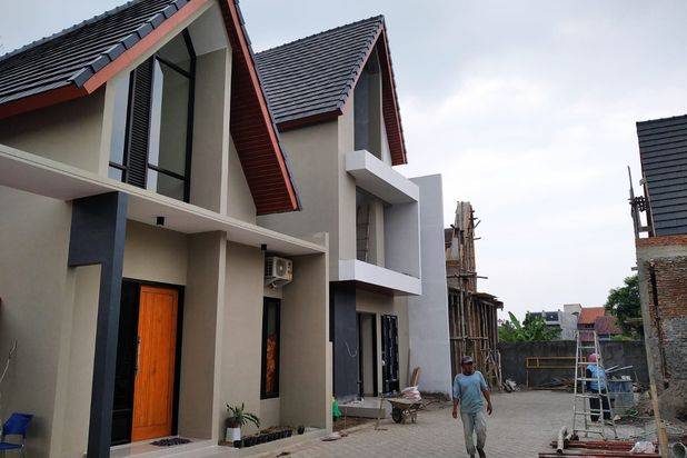 Rumah dekat Alun-alun Karanganyar 2 Lantai Scandinavian