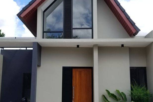 Rumah dekat Alun-alun Karanganyar 2 Lantai Scandinavian