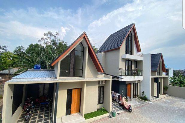 Rumah 2 lantai lokasi setrategis dekat dengan pusat kota